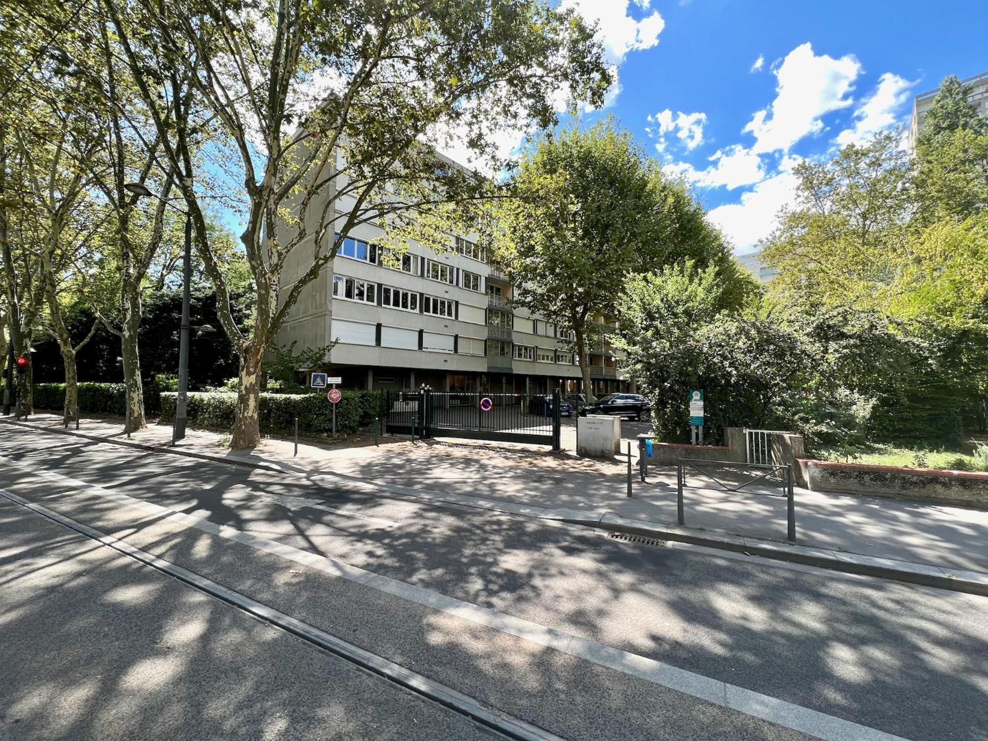 Le Celestay Apartment *