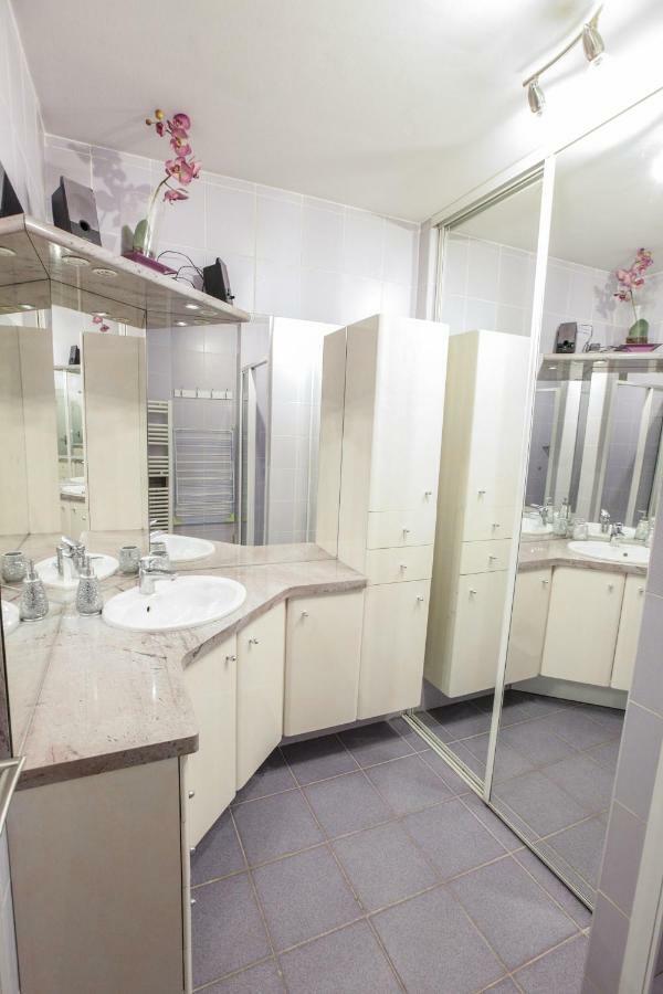 Le Celestay Apartment Villeurbanne
